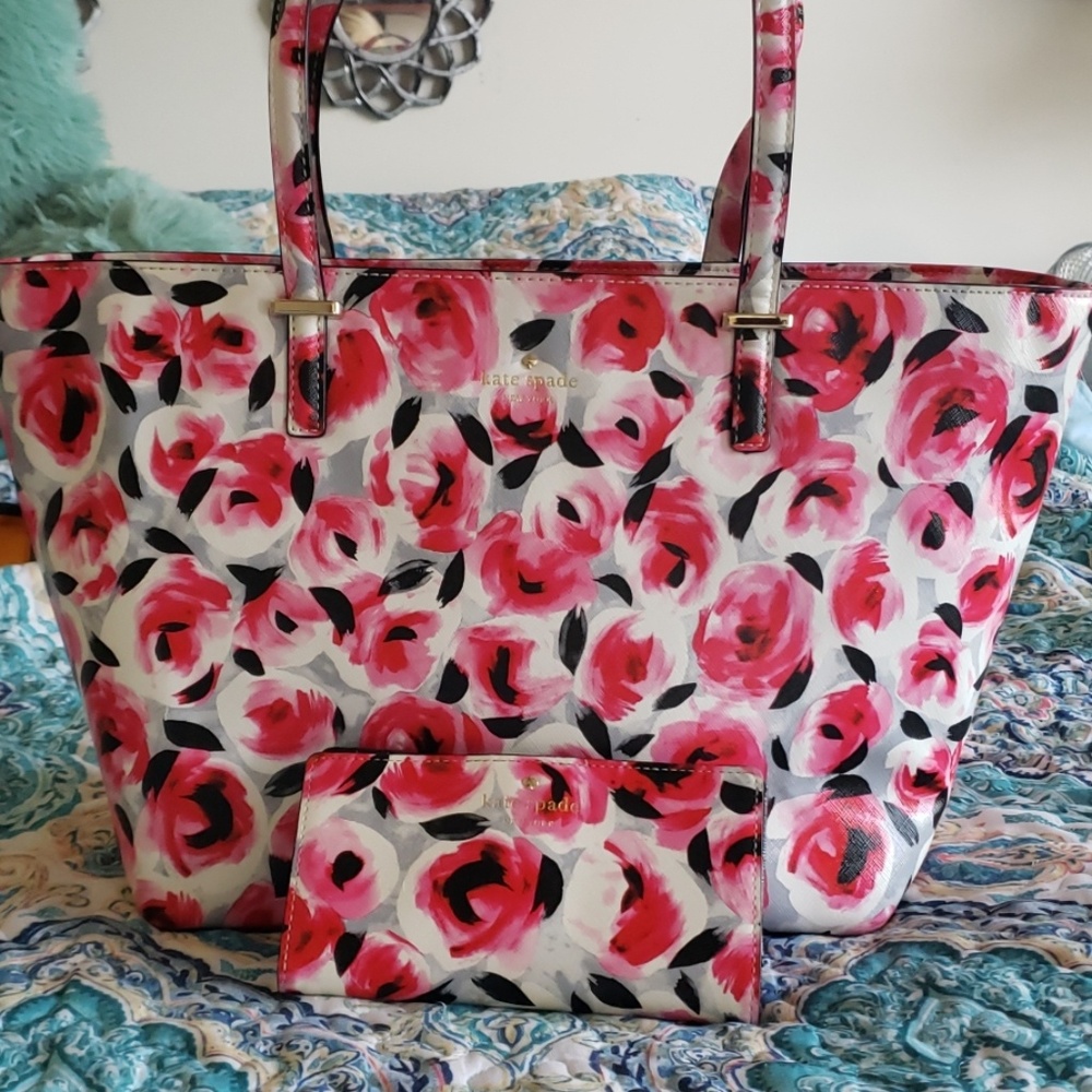 Kate Spade Floral Tote w/matching wallet